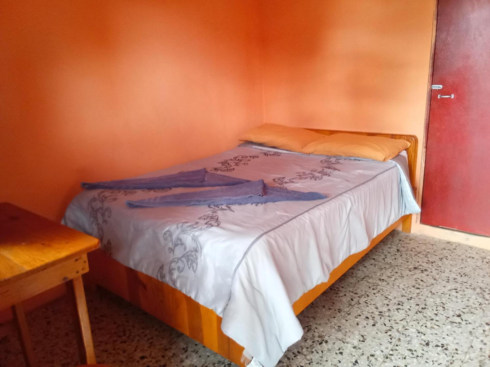 Hospedaje Santo Domingo Panajachel Buitenkant foto