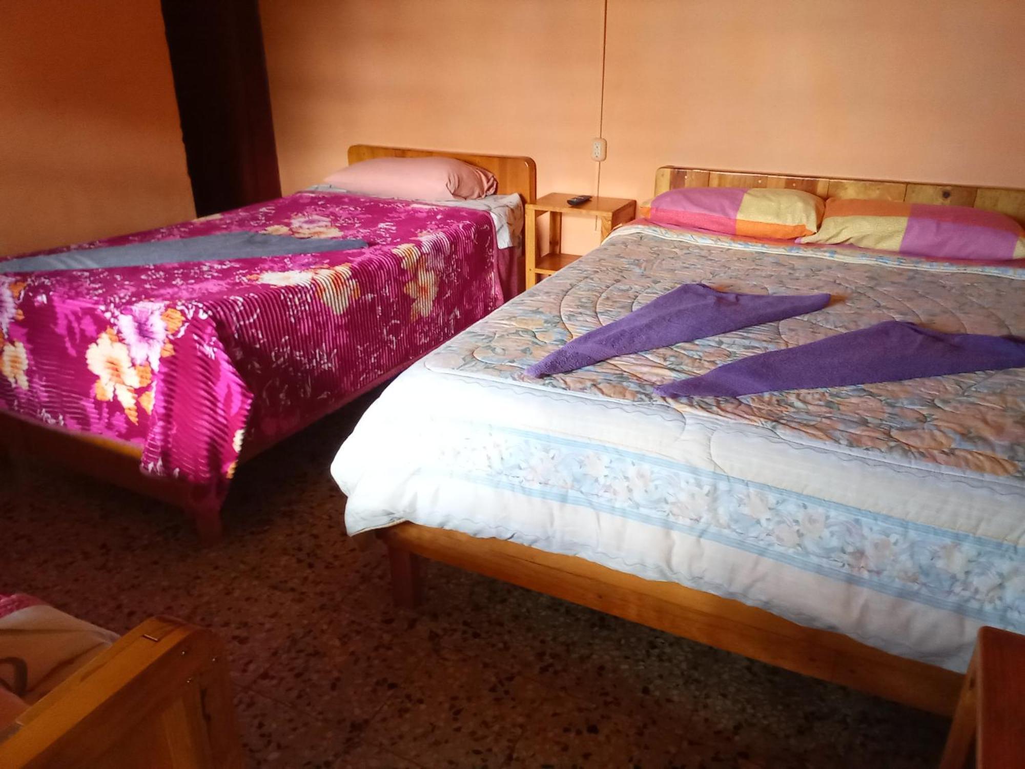 Hospedaje Santo Domingo Panajachel Buitenkant foto