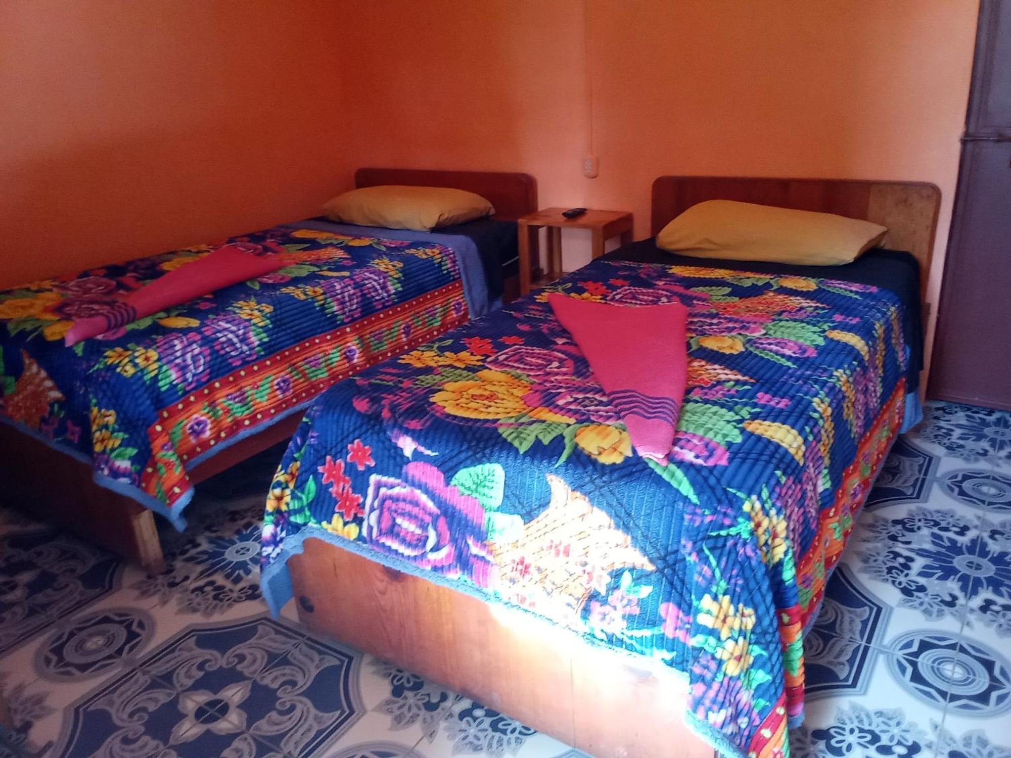 Hospedaje Santo Domingo Panajachel Buitenkant foto