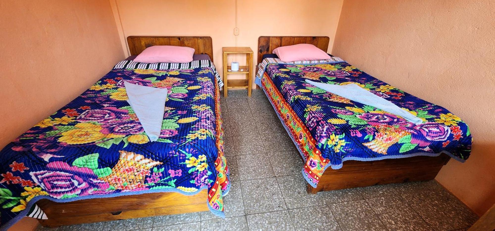 Hospedaje Santo Domingo Panajachel Buitenkant foto