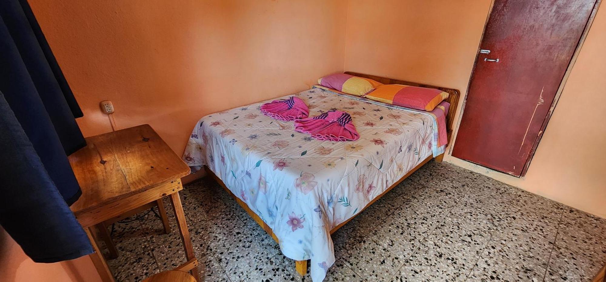 Hospedaje Santo Domingo Panajachel Buitenkant foto