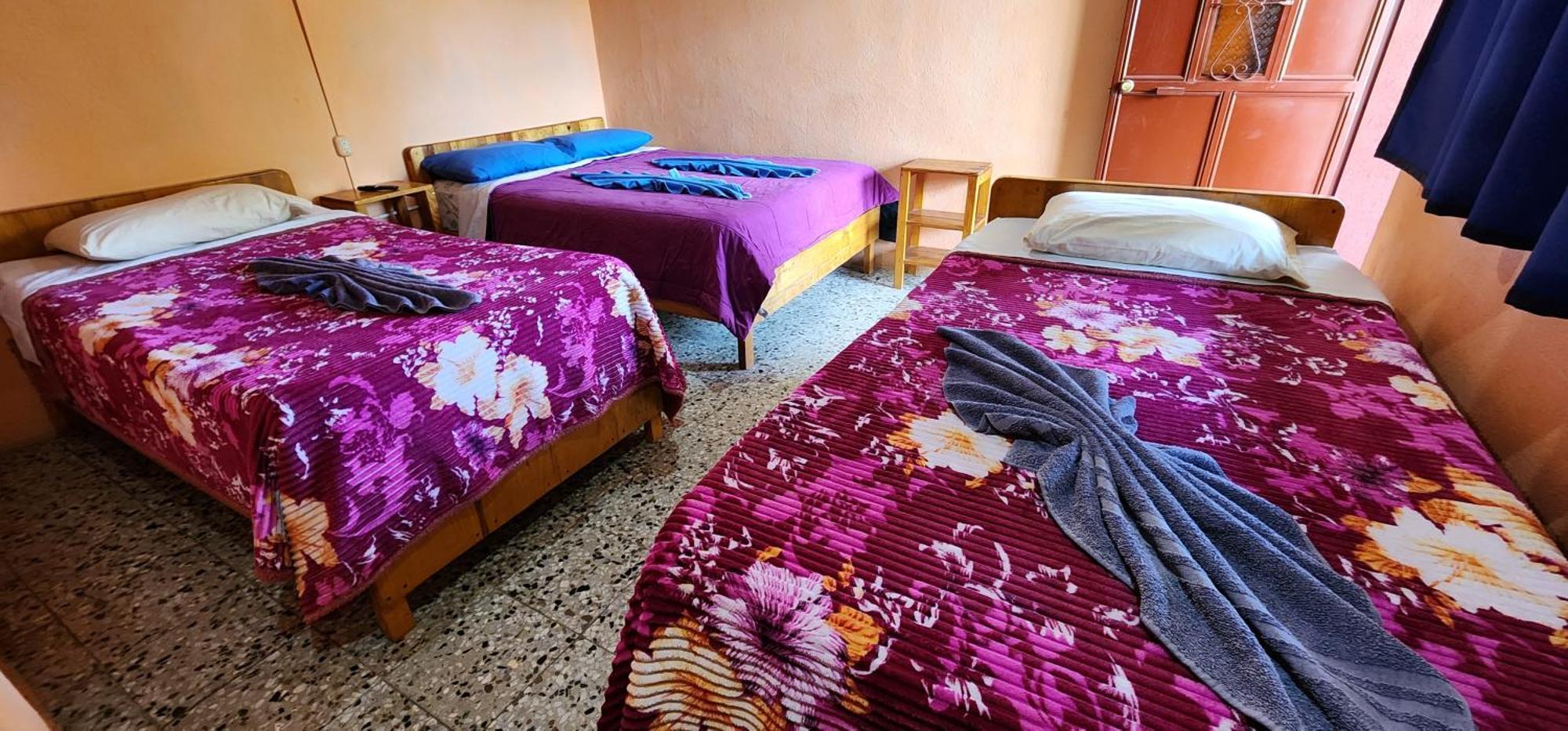 Hospedaje Santo Domingo Panajachel Buitenkant foto