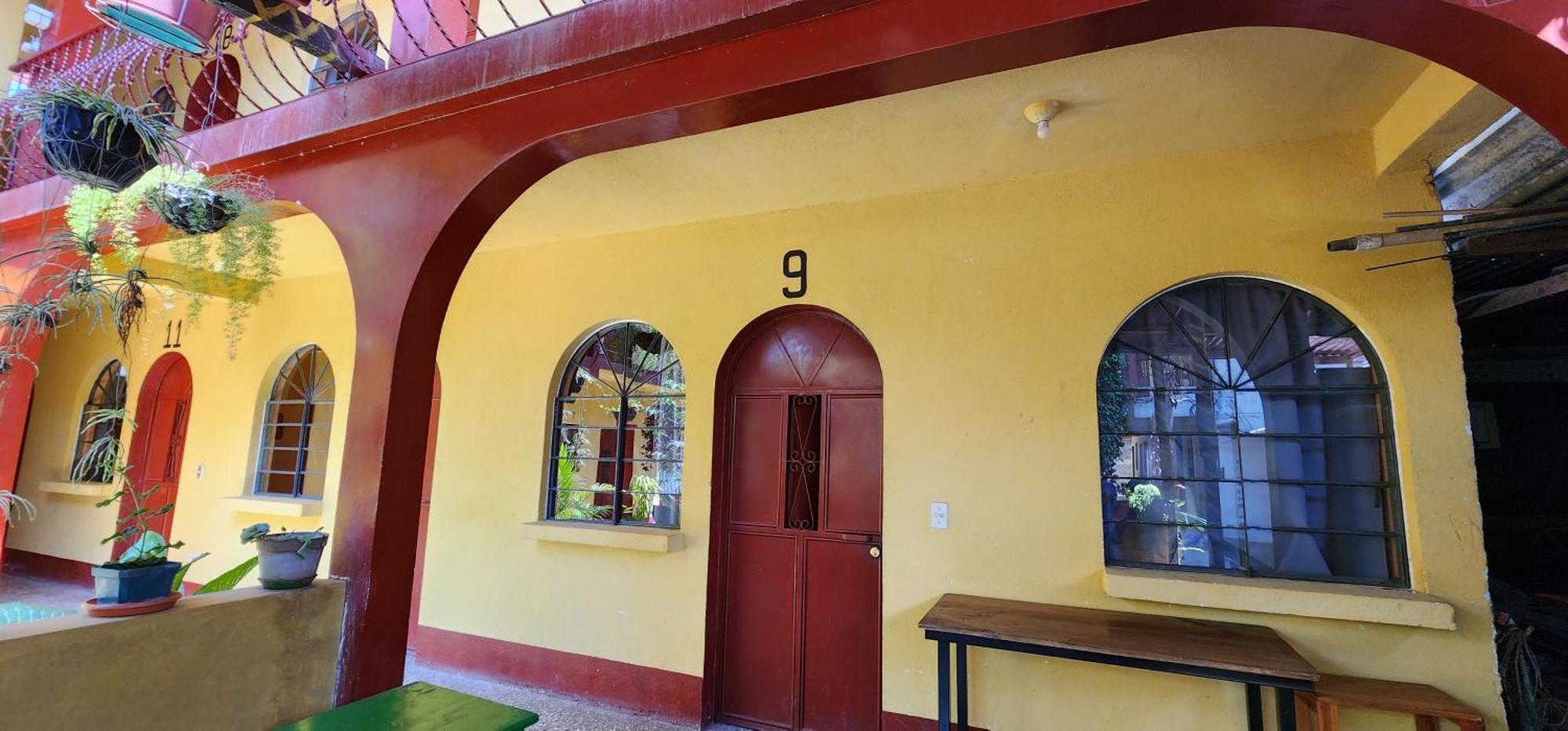 Hospedaje Santo Domingo Panajachel Buitenkant foto